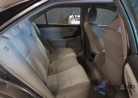 2017 Toyota Camry Le z USA, uszkodzony, nr VIN 4T1BF1FK2HU786888